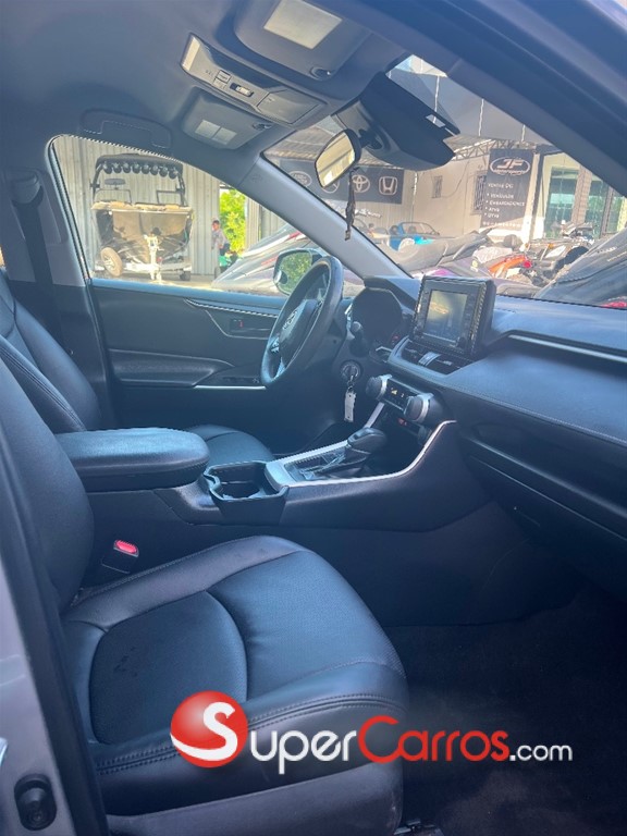 2021 Toyota RAV4 LE PLUS — foto 4 / 8