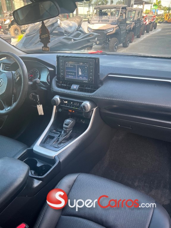 2021 Toyota RAV4 LE PLUS — foto 5 / 8