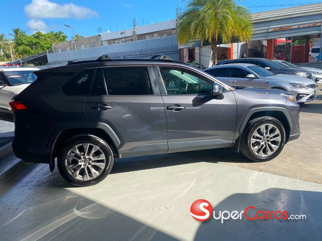 2022 Toyota RAV4 XLE — foto 5 / 6