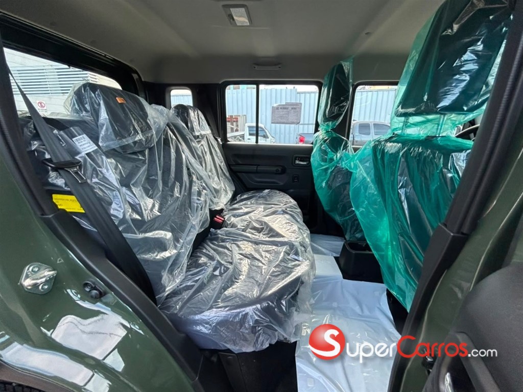 2027 Suzuki Jimny GLX — foto 9 / 11