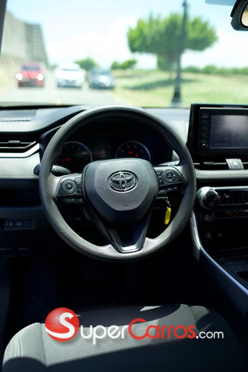2019 Toyota RAV4 LE — foto 7 / 9