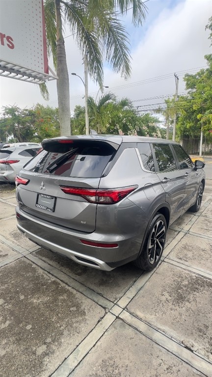2022 Mitsubishi Motors Outlander SE — foto 4 / 10