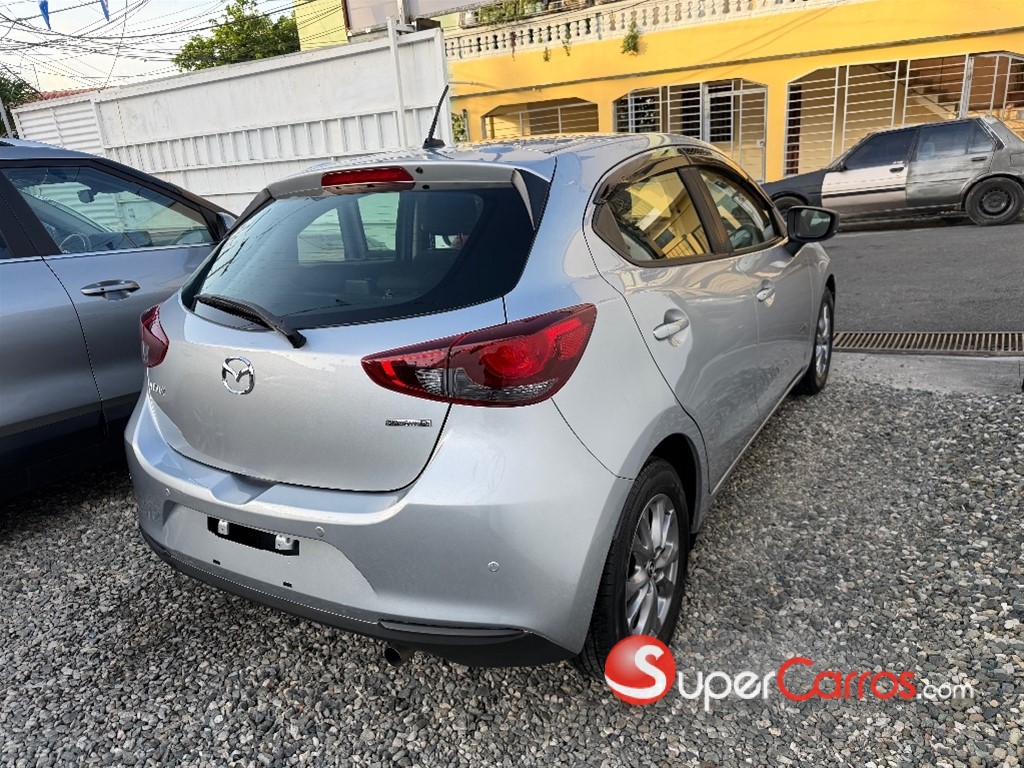 2021 Mazda Mazda2 — foto 3 / 10