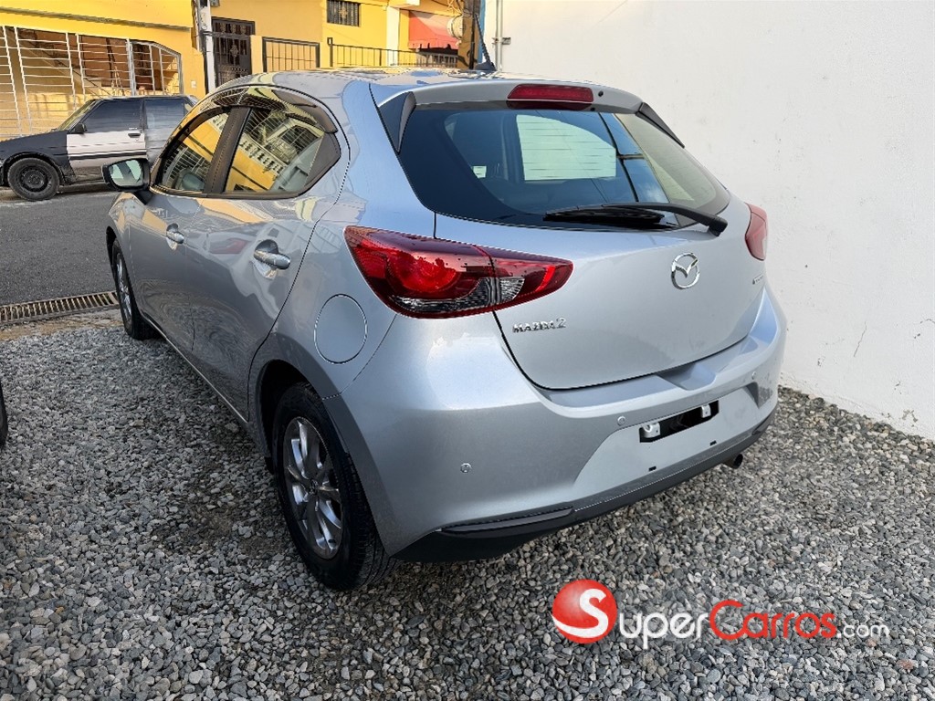 2021 Mazda Mazda2 — foto 4 / 10
