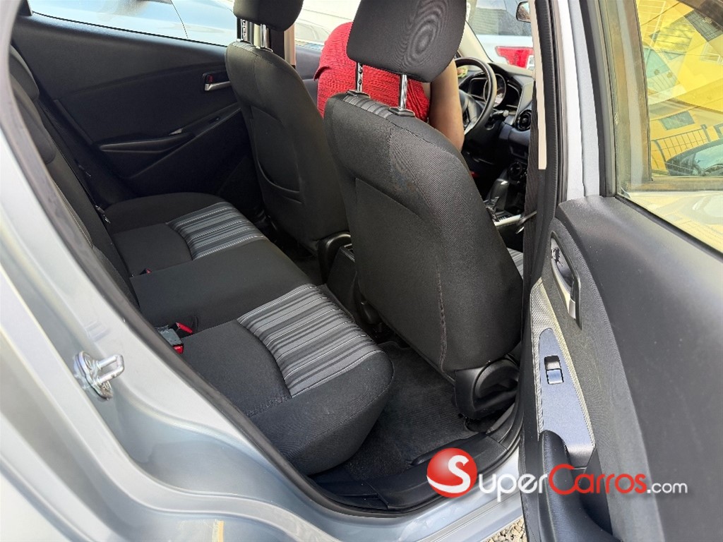 2021 Mazda Mazda2 — foto 5 / 10