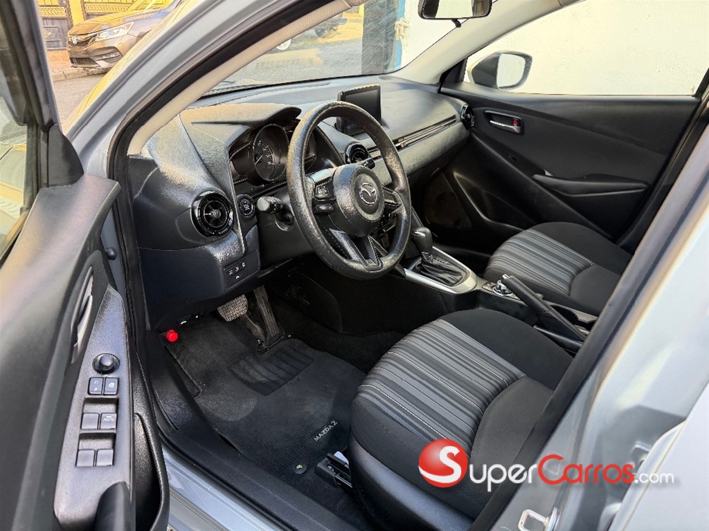 2021 Mazda Mazda2 — foto 8 / 10
