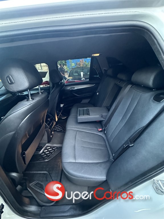 2016 BMW X 5 30D — foto 9 / 12
