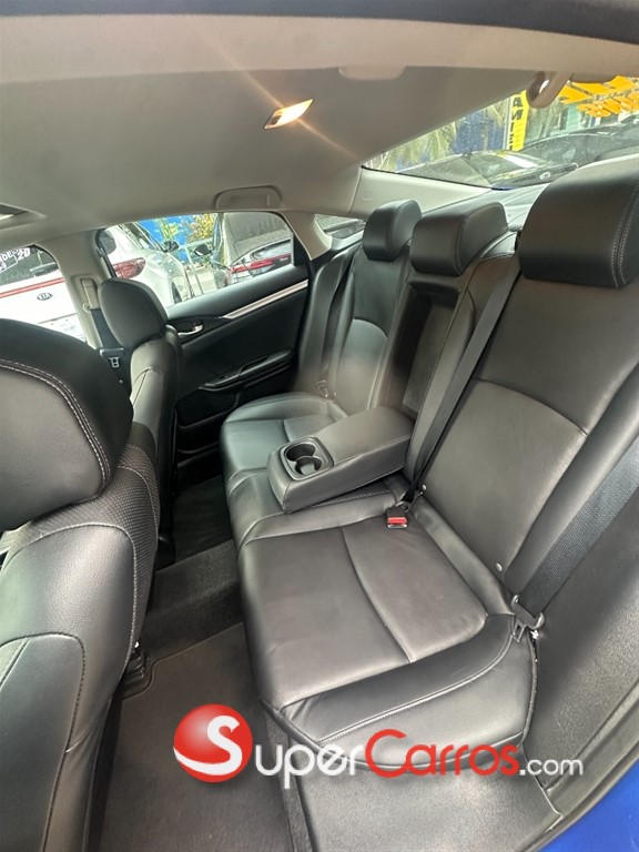 2021 Honda Civic Touring — foto 9 / 12