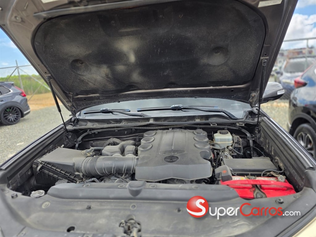 2010 Toyota 4 Runner — foto 5 / 12