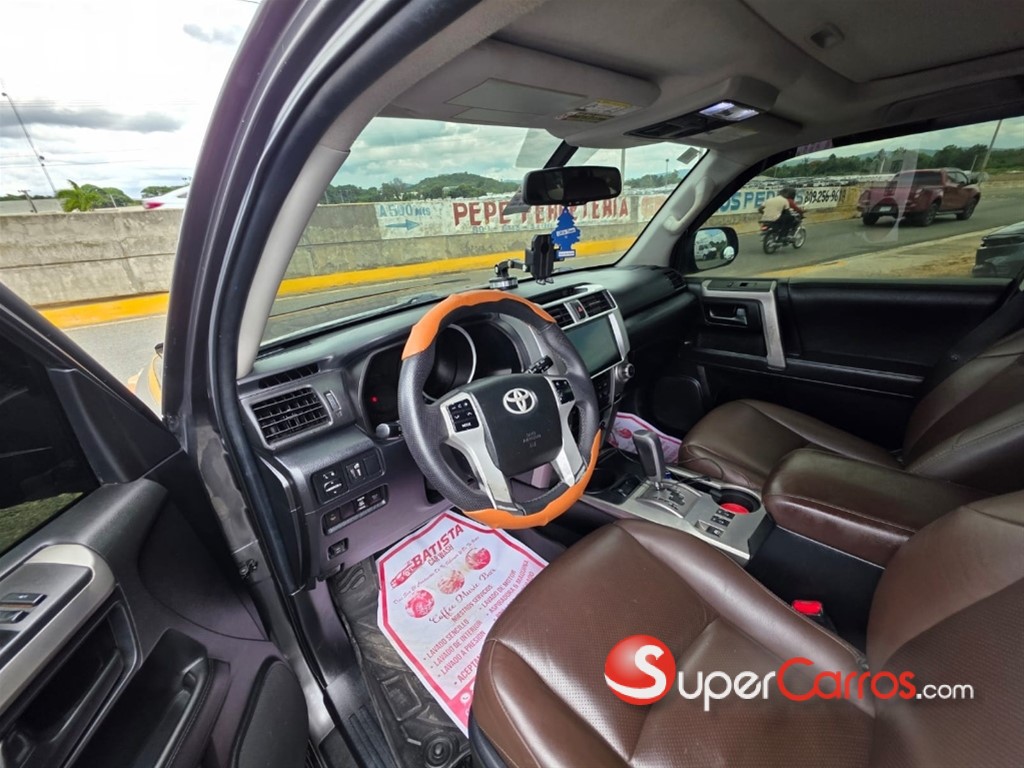 2010 Toyota 4 Runner — foto 7 / 12