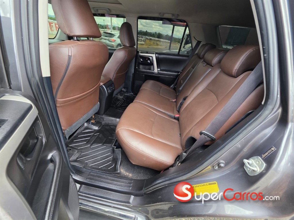 2010 Toyota 4 Runner — foto 8 / 12