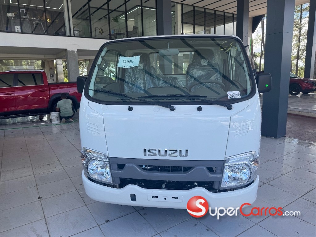 2027 Isuzu Traviz 10 Pies — foto 2 / 8