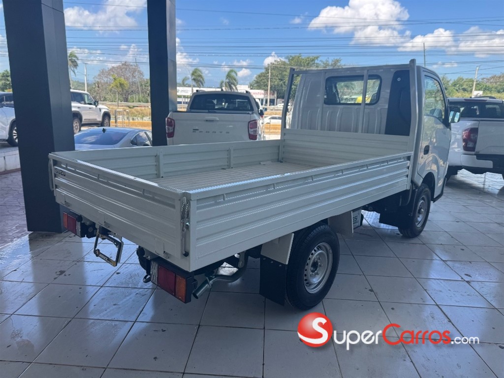 2027 Isuzu Traviz 10 Pies — foto 4 / 8
