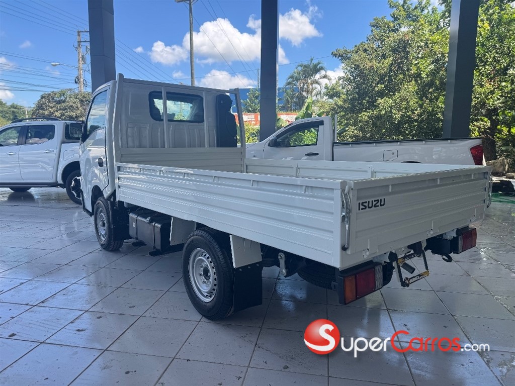 2027 Isuzu Traviz 10 Pies — foto 6 / 8