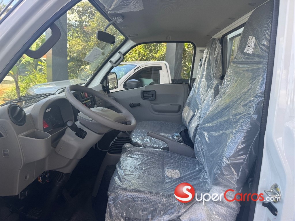 2027 Isuzu Traviz 10 Pies — foto 7 / 8