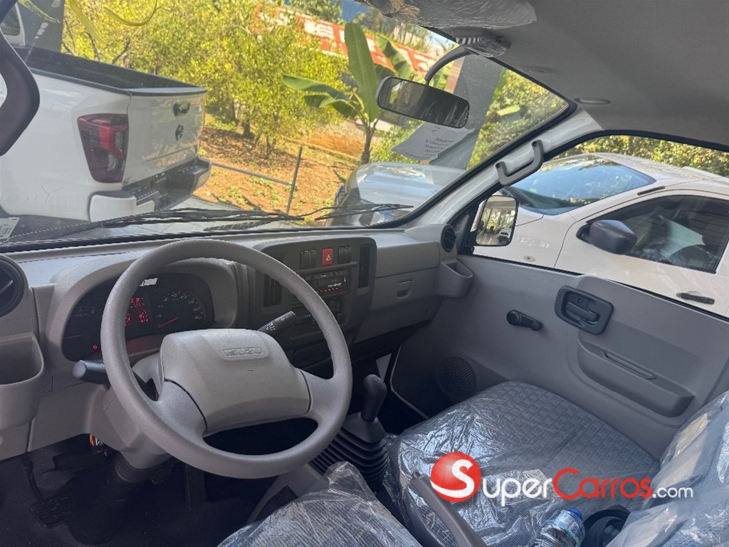 2027 Isuzu Traviz 10 Pies — foto 8 / 8