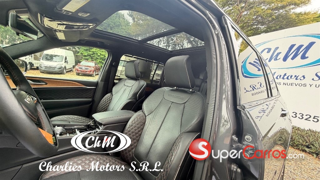 2025 Jeep Grand Cherokee L Summit Reserve — foto 12 / 12