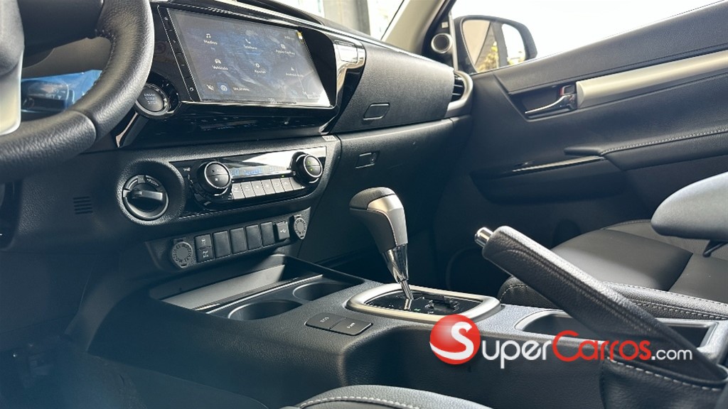 2026 Toyota Hilux SRV — foto 7 / 10