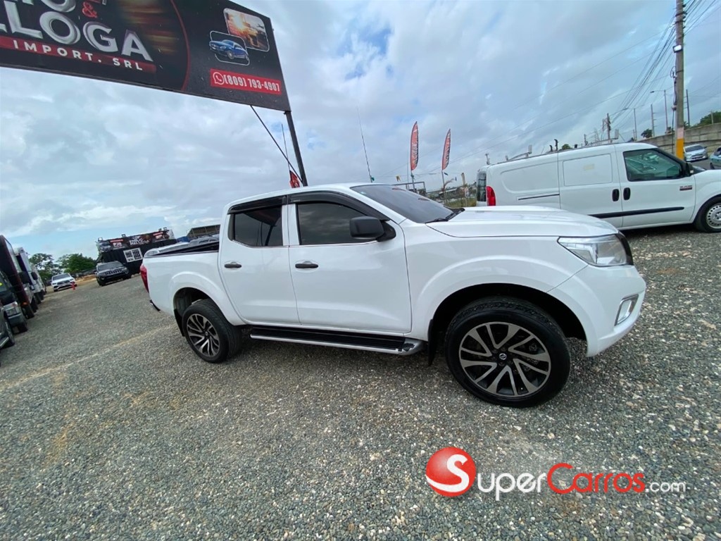 2017 Nissan Frontier — foto 3 / 12