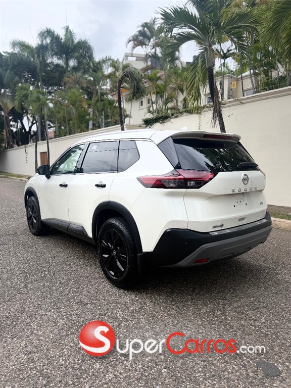 2021 Nissan Rogue SV FULL — foto 2 / 10