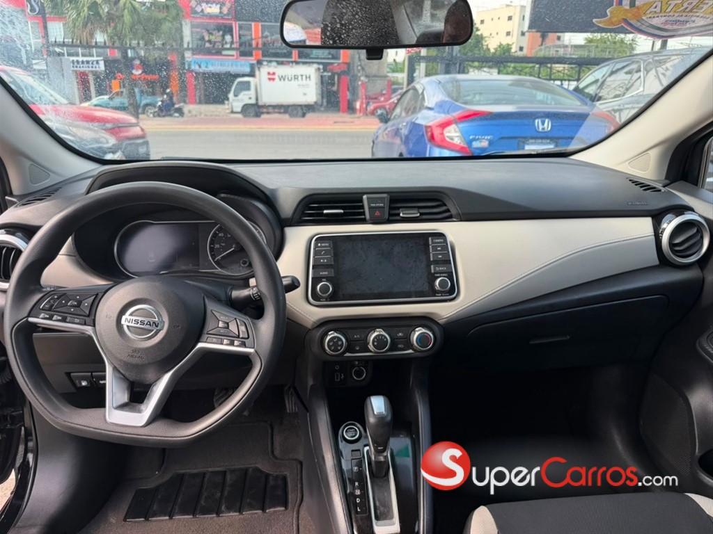 2020 Nissan Versa — foto 7 / 12