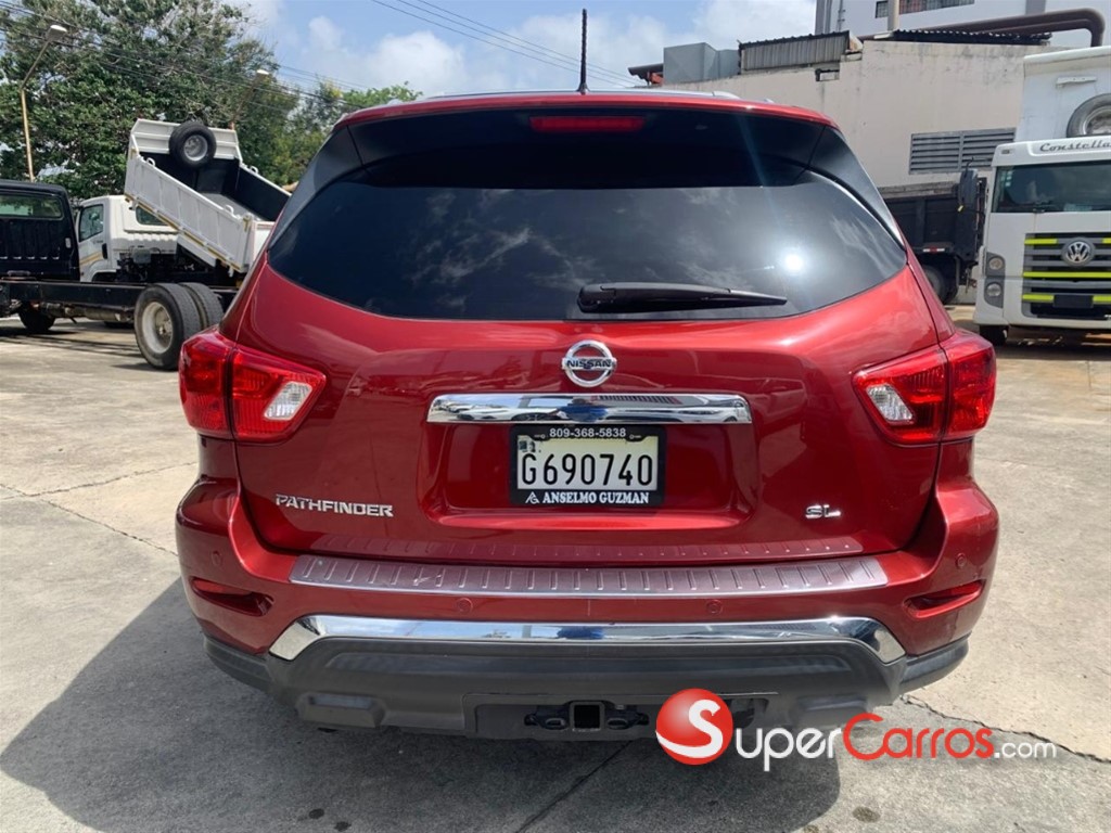 2017 Nissan Pathfinder SL — foto 6 / 12
