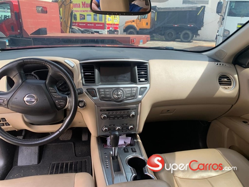 2017 Nissan Pathfinder SL — foto 9 / 12