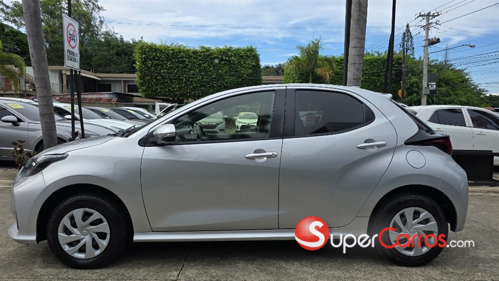 2020 Toyota Yaris — foto 3 / 12