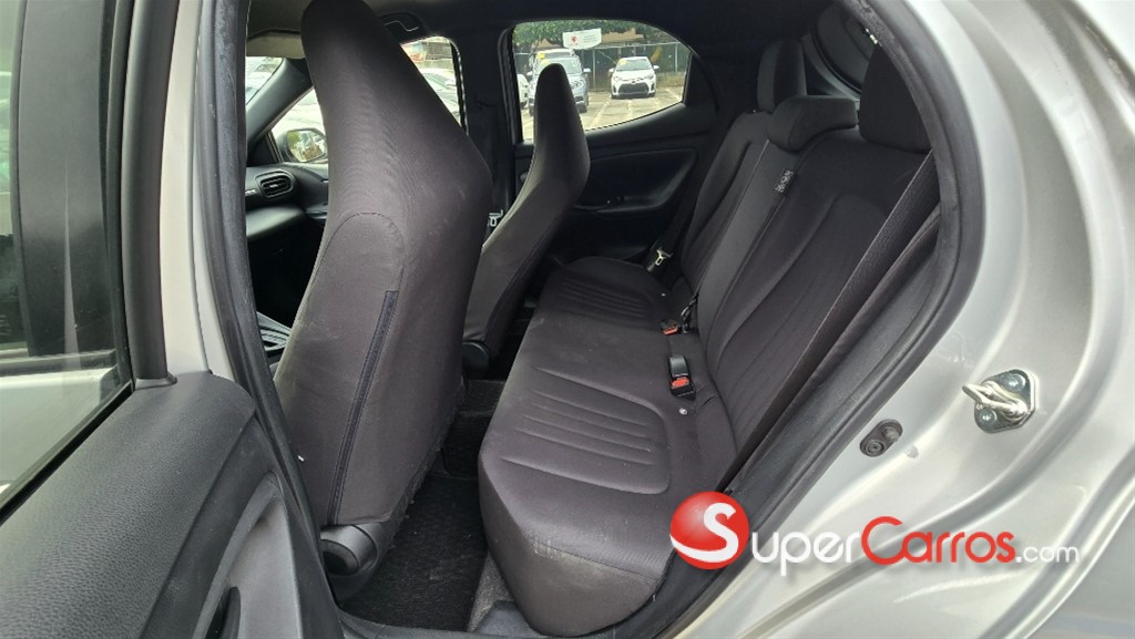 2020 Toyota Yaris — foto 6 / 12