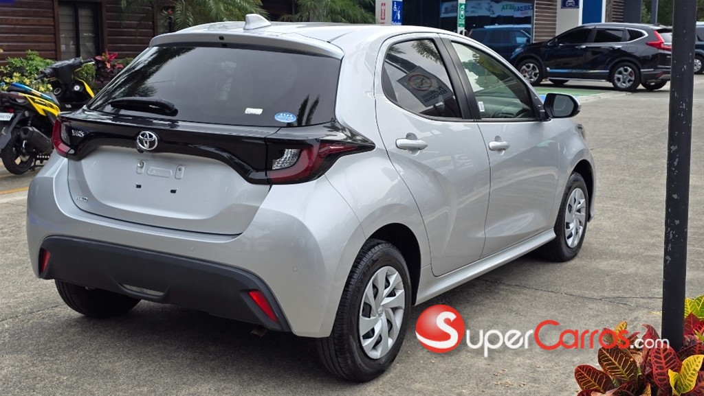 2020 Toyota Yaris — foto 9 / 12