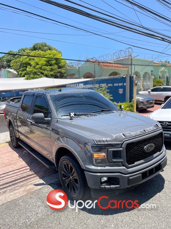 2020 Ford F 150 Lariat Ecoboost — foto 3 / 12
