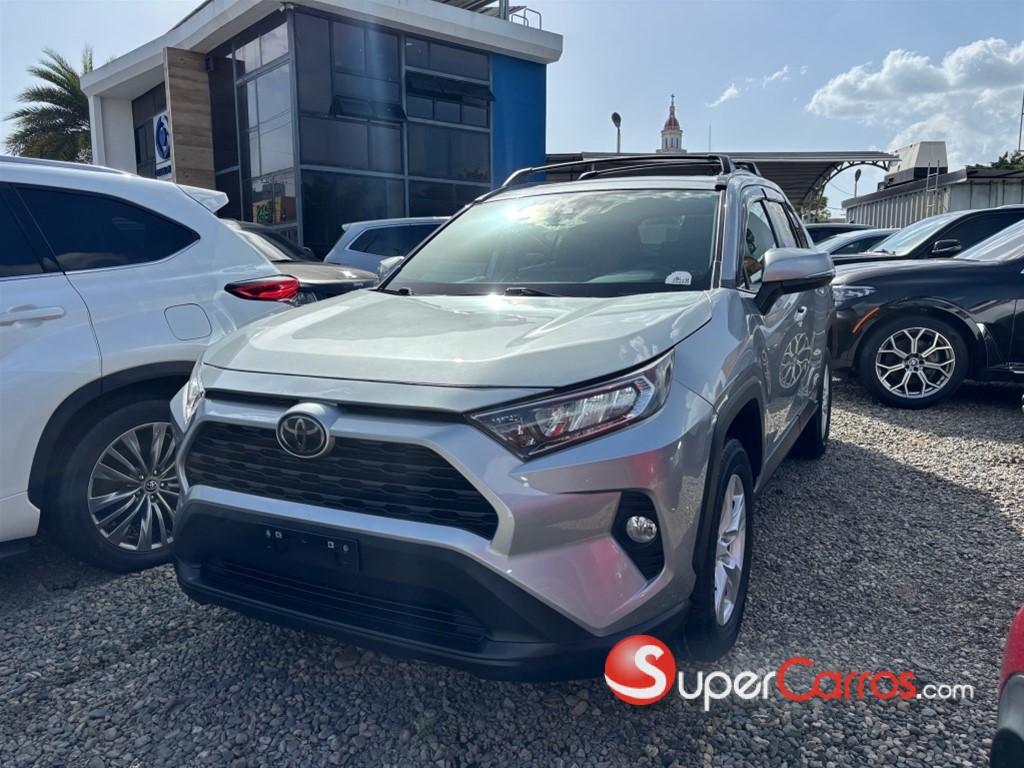 2021 Toyota RAV4 XLE — foto 6 / 12