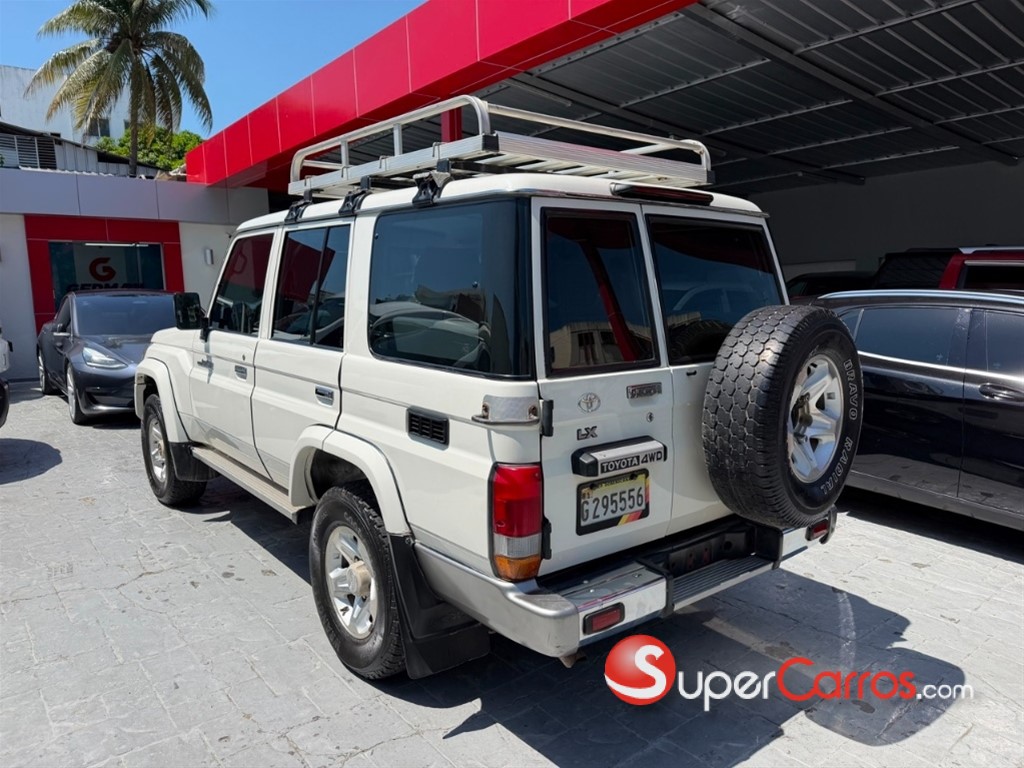 2013 Toyota Land Cruiser — foto 3 / 10