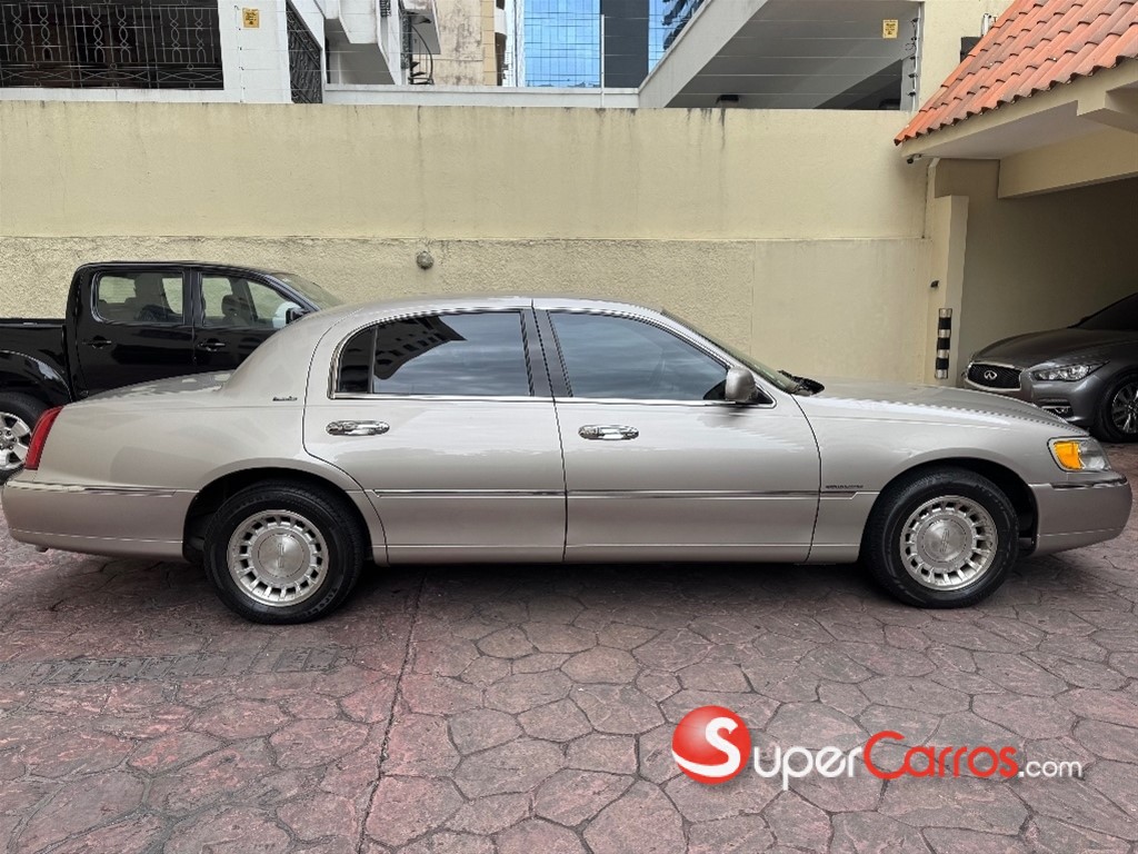 2002 Lincoln Town Car — foto 2 / 12