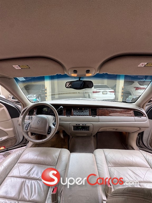 2002 Lincoln Town Car — foto 7 / 12