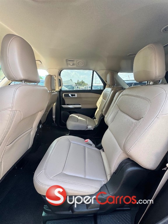 2021 Ford Explorer XLT 4WD — foto 9 / 12
