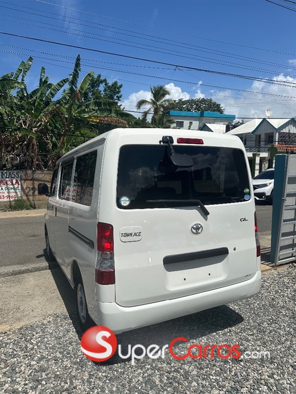 2020 Toyota Town-Ace — foto 4 / 9