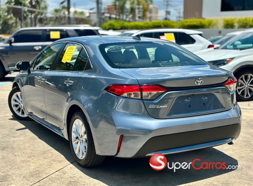 2020 Toyota Corolla XLE — foto 3 / 12