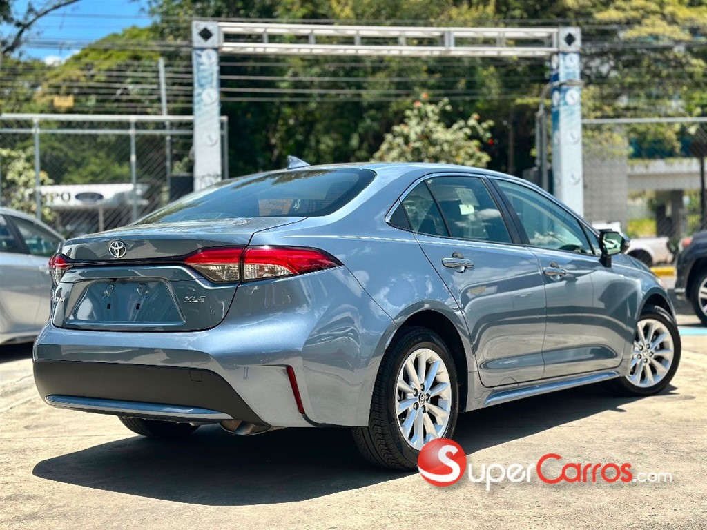 2020 Toyota Corolla XLE — foto 4 / 12