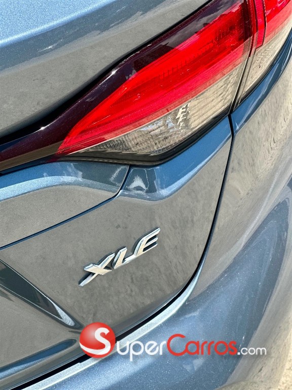 2020 Toyota Corolla XLE — foto 6 / 12