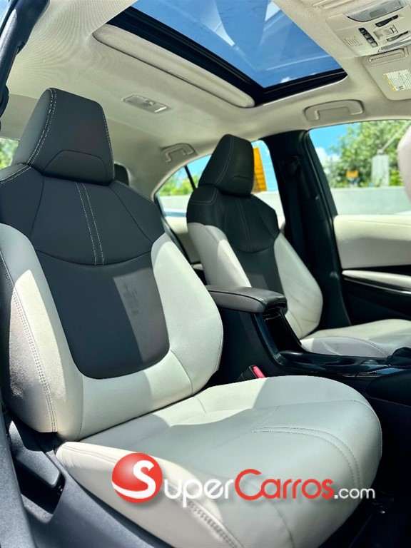 2020 Toyota Corolla XLE — foto 8 / 12