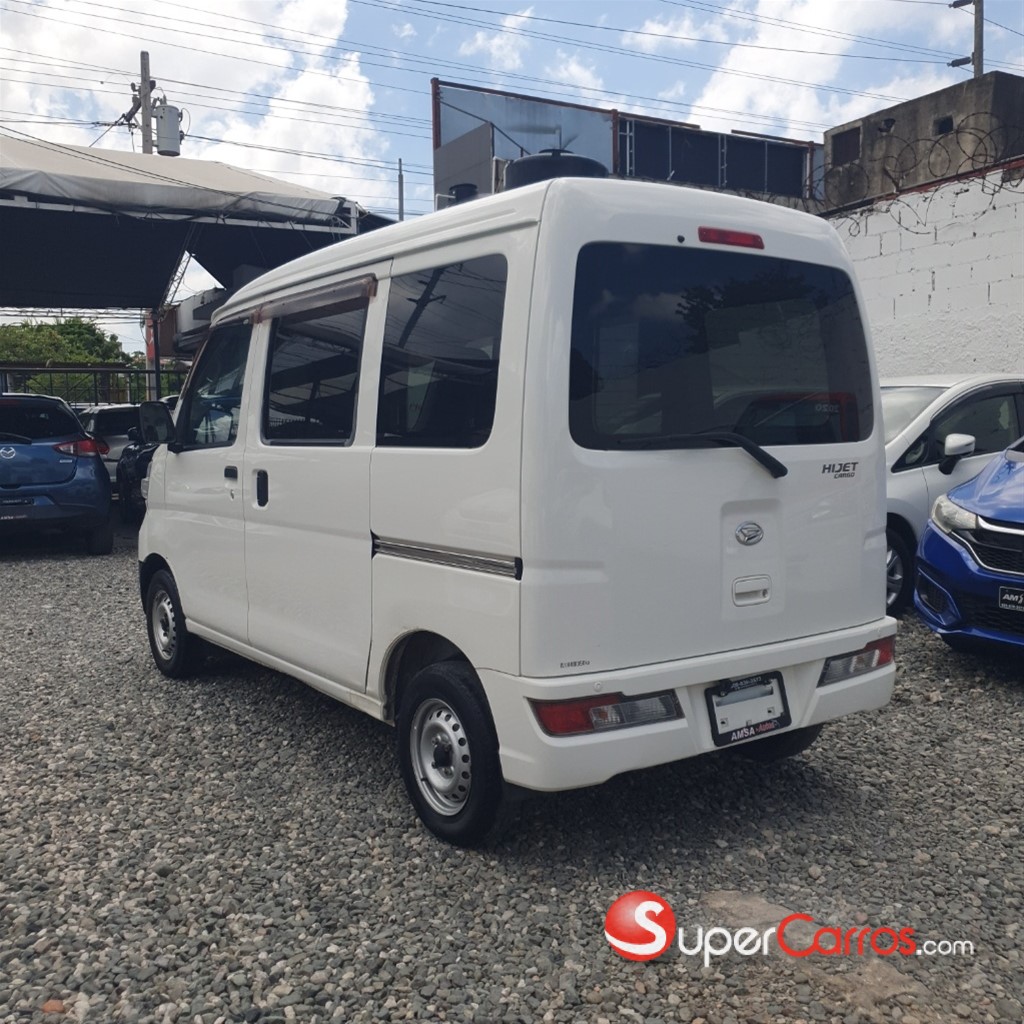 2020 Daihatsu Hijet — foto 8 / 12