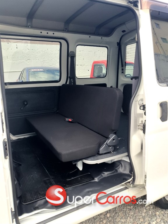 2020 Daihatsu Hijet — foto 10 / 12