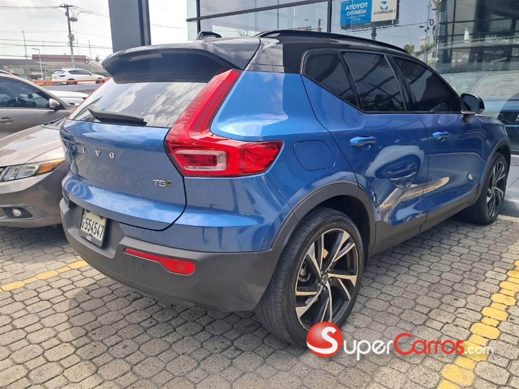 2021 Volvo XC40 T5 R-DESING — foto 4 / 10