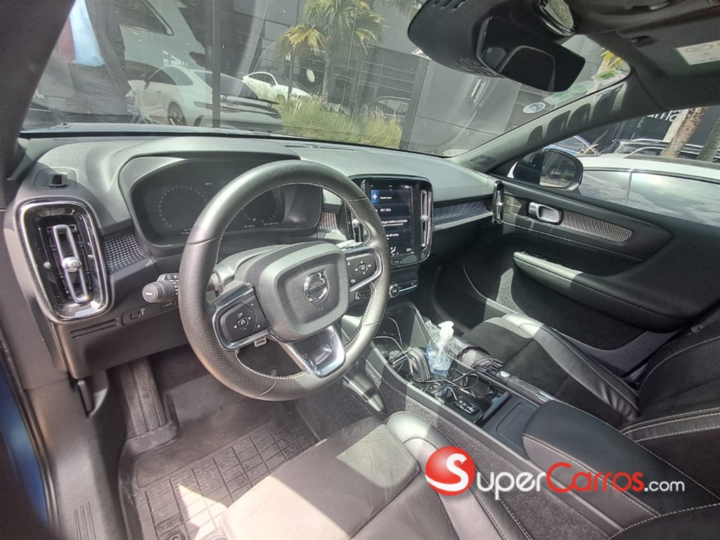 2021 Volvo XC40 T5 R-DESING — foto 7 / 10