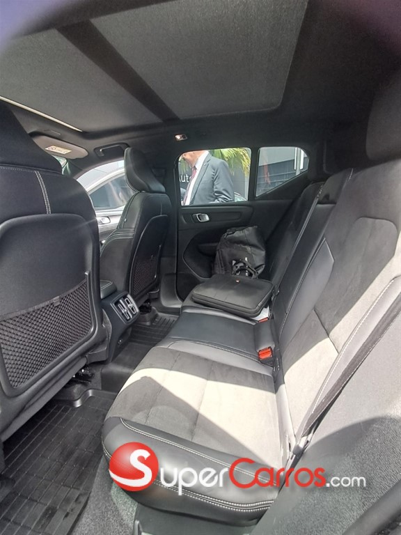 2021 Volvo XC40 T5 R-DESING — foto 9 / 10