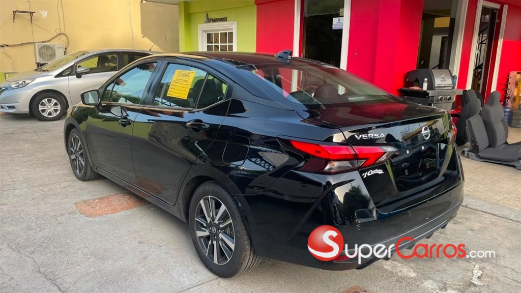 2021 Nissan Versa SV — foto 9 / 11