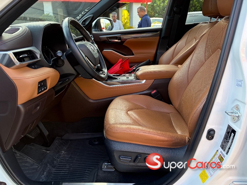 2021 Toyota Highlander Limited Platinum — foto 8 / 12