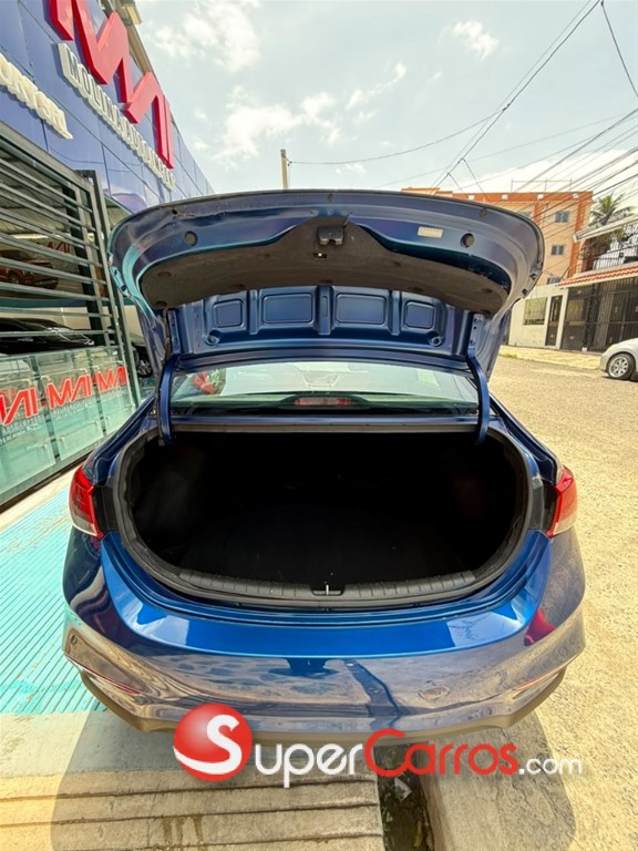 2021 Hyundai Accent SE — foto 2 / 10