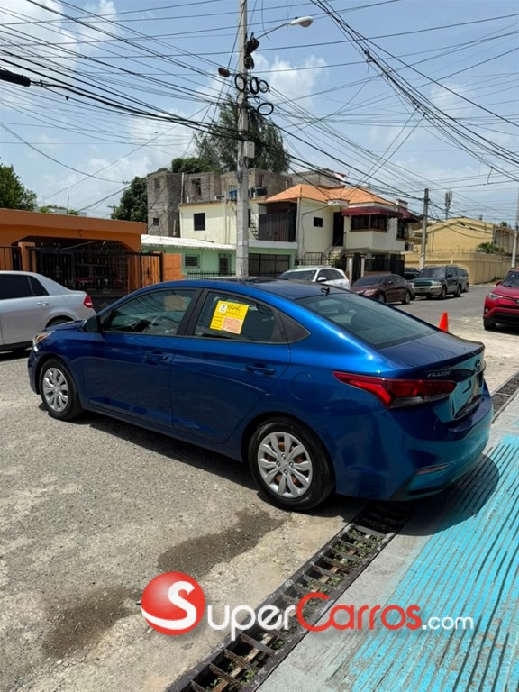 2021 Hyundai Accent SE — foto 4 / 10